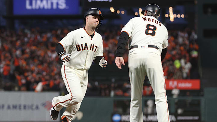El veterano Buster Posey conectó el cuadrangular en cuenta de 3-0